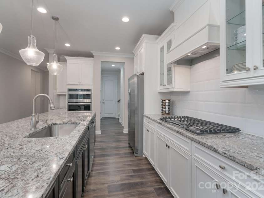 1501 Liberty Row Drive, Fort Mill, SC 29708.  MLS# CAR4196570, YatesRealty ID 6704. Kitchen