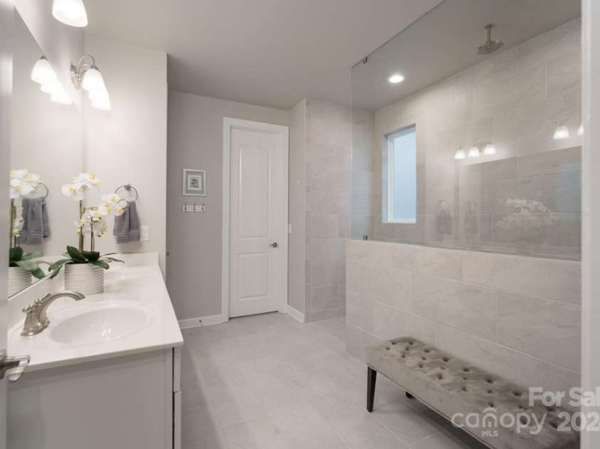 1501 Liberty Row Drive, Fort Mill, SC 29708.  MLS# CAR4196570, YatesRealty ID 6704. Primary Bathroom