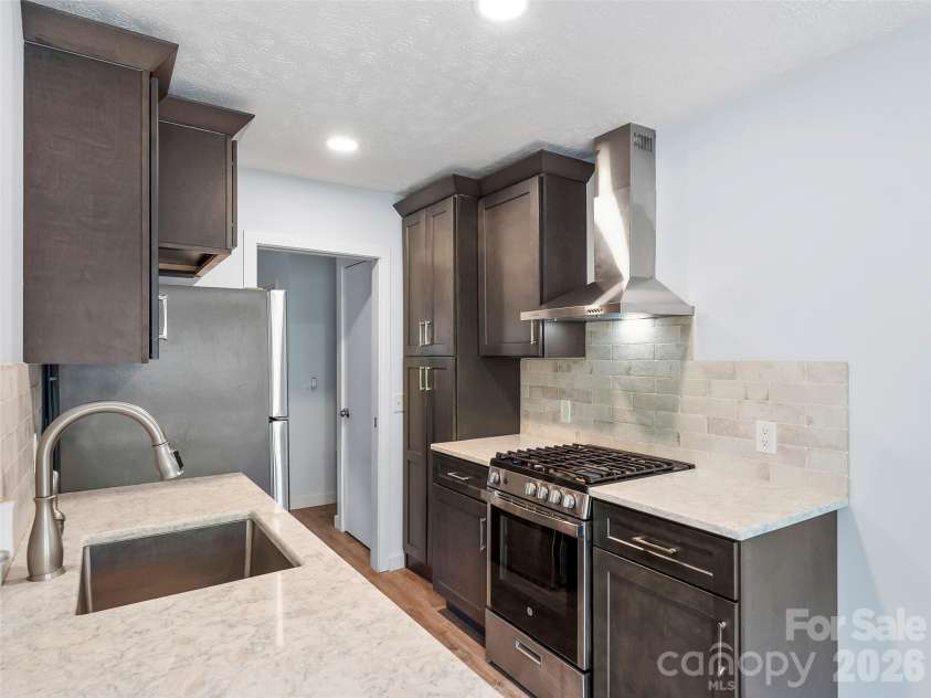 130 Old Mill Road, Flat Rock, NC 28731.  MLS# CAR4335418, YatesRealty ID 6706. Updated Kitchen