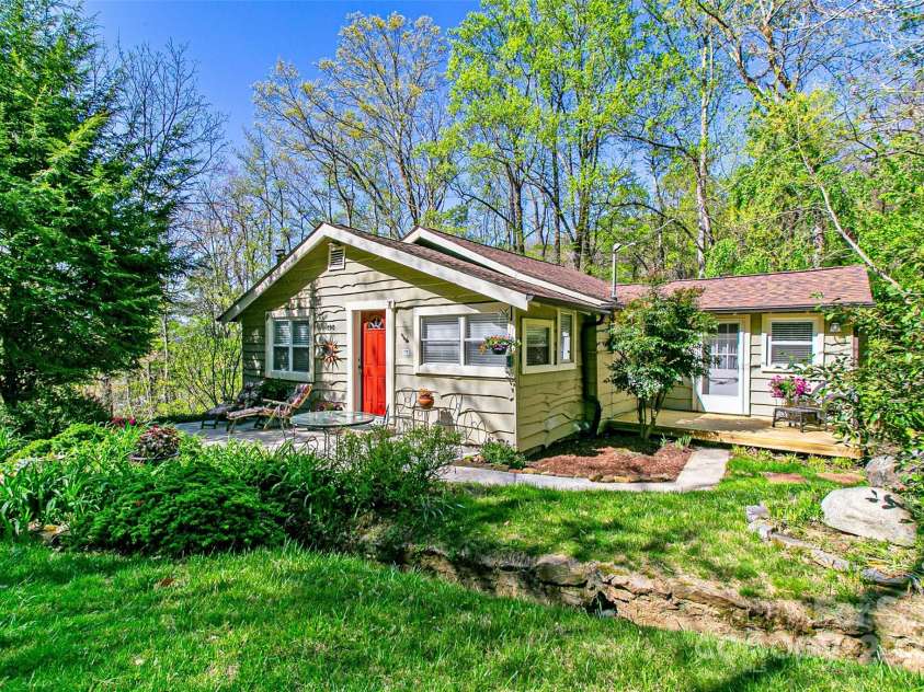190 Cisco Road, Asheville, NC 28805.  MLS# CAR4247067, YatesRealty ID 6708. 