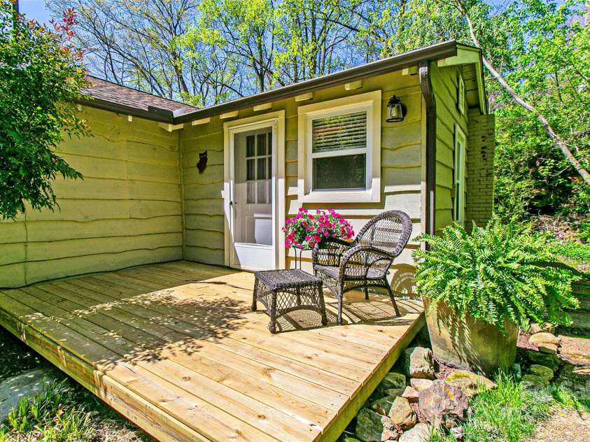 190 Cisco Road, Asheville, NC 28805.  MLS# CAR4247067, YatesRealty ID 6708. 