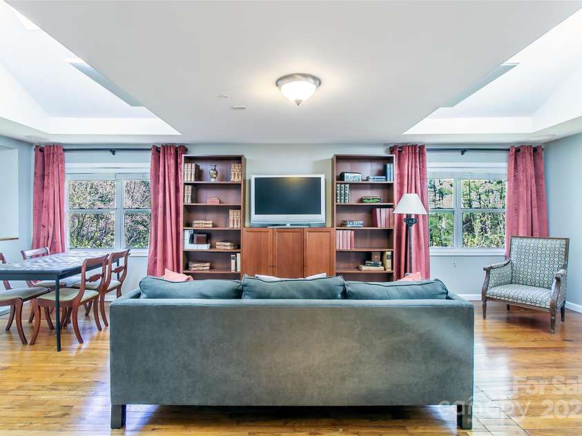 190 Cisco Road, Asheville, NC 28805.  MLS# CAR4247067, YatesRealty ID 6708. 