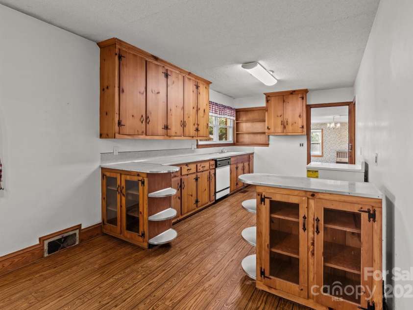 1315 Arbor Drive, Salisbury, NC 28144.  MLS# CAR4243720, YatesRealty ID 6709. 