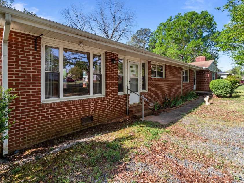 1315 Arbor Drive, Salisbury, NC 28144.  MLS# CAR4243720, YatesRealty ID 6709. 