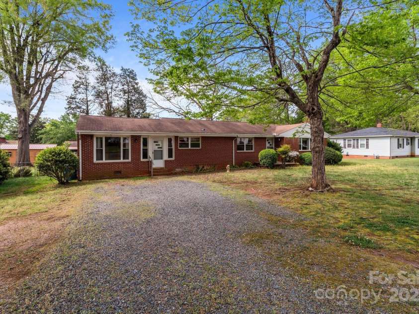 1315 Arbor Drive, Salisbury, NC 28144.  MLS# CAR4243720, YatesRealty ID 6709. 