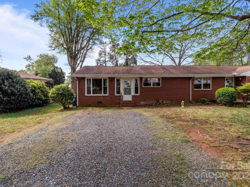1315 Arbor Drive, Salisbury, NC 28144.  MLS# CAR4243720, YatesRealty ID 6709. 