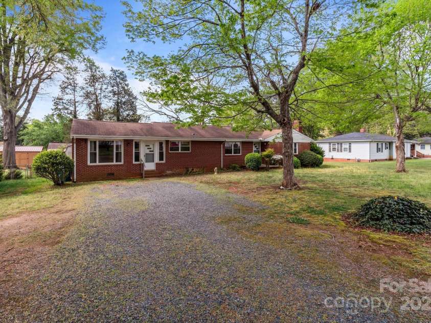 1315 Arbor Drive, Salisbury, NC 28144.  MLS# CAR4243720, YatesRealty ID 6709. 