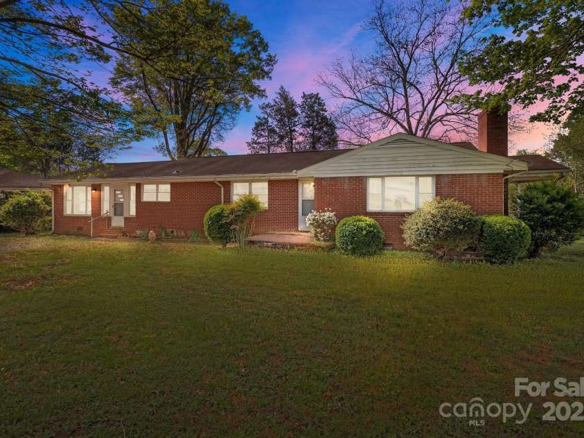 1315 Arbor Drive, Salisbury, NC 28144.  MLS# CAR4243720, YatesRealty ID 6709. 