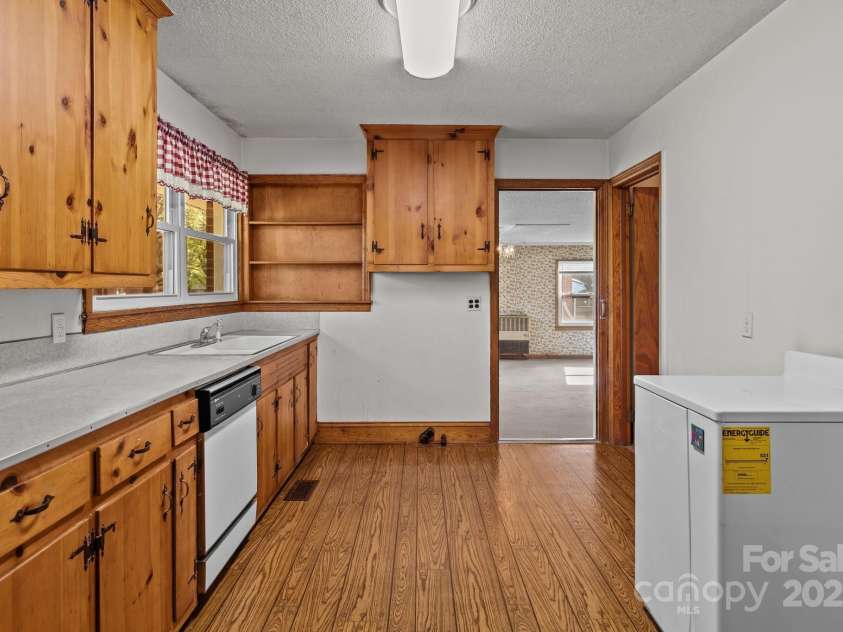 1315 Arbor Drive, Salisbury, NC 28144.  MLS# CAR4243720, YatesRealty ID 6709. 