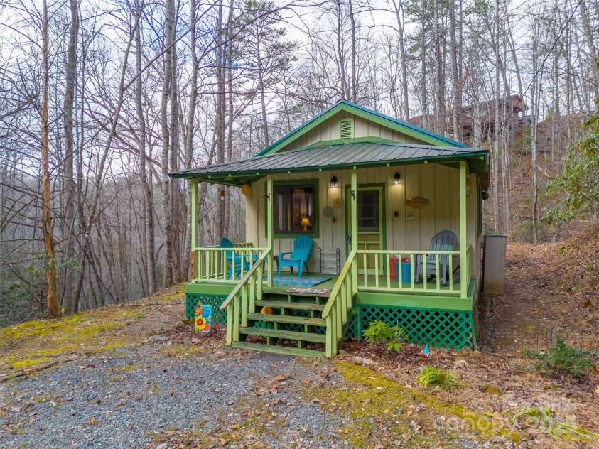 180 Valley Lane, Bryson City, NC 28713.  MLS# CAR4203621, YatesRealty ID 671. 