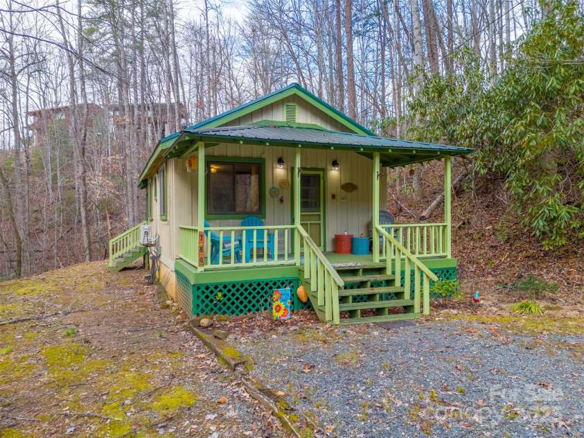 180 Valley Lane, Bryson City, NC 28713.  MLS# CAR4203621, YatesRealty ID 671. 