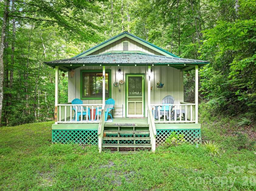 180 Valley Lane, Bryson City, NC 28713.  MLS# CAR4203621, YatesRealty ID 671. 