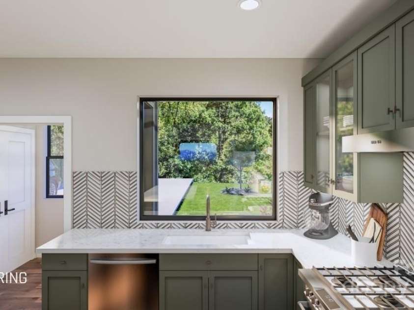 602 Storybook Villas Trail, Asheville, NC 28804.  MLS# CAR4211329, YatesRealty ID 671. Light and bright kitchen with elegant features