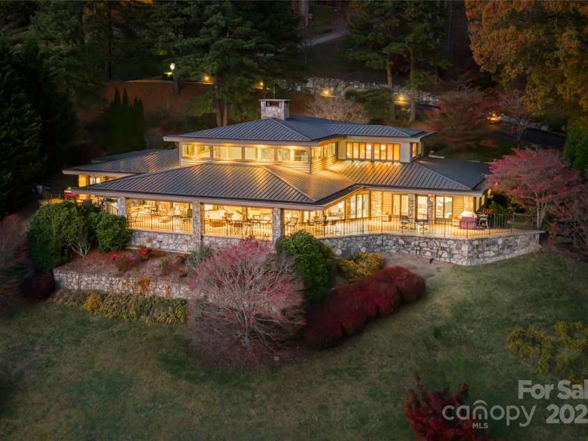 820 Laurel Ridge Drive, Waynesville, NC 28786.  MLS# CAR4319300, YatesRealty ID 671. 