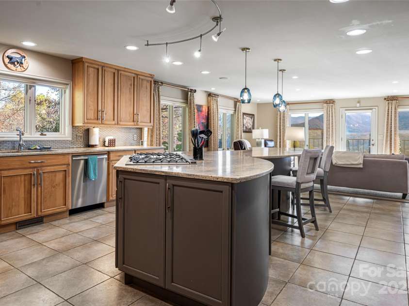 820 Laurel Ridge Drive, Waynesville, NC 28786.  MLS# CAR4319300, YatesRealty ID 671. 