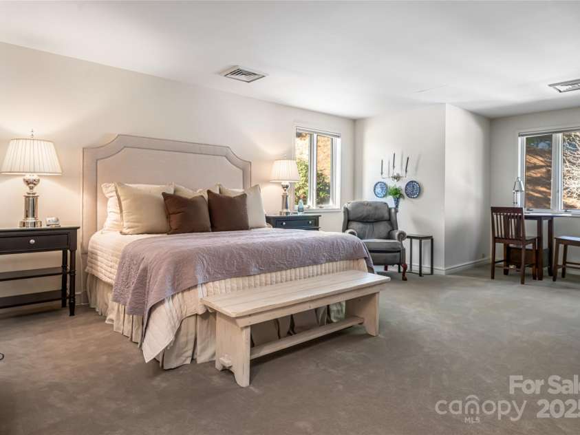 820 Laurel Ridge Drive, Waynesville, NC 28786.  MLS# CAR4319300, YatesRealty ID 671. 