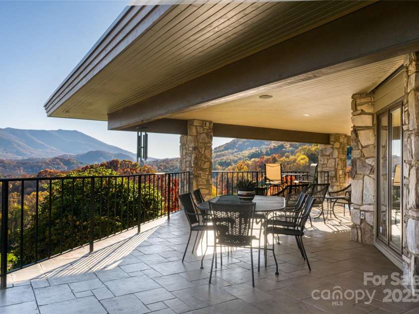 820 Laurel Ridge Drive, Waynesville, NC 28786.  MLS# CAR4319300, YatesRealty ID 671. 