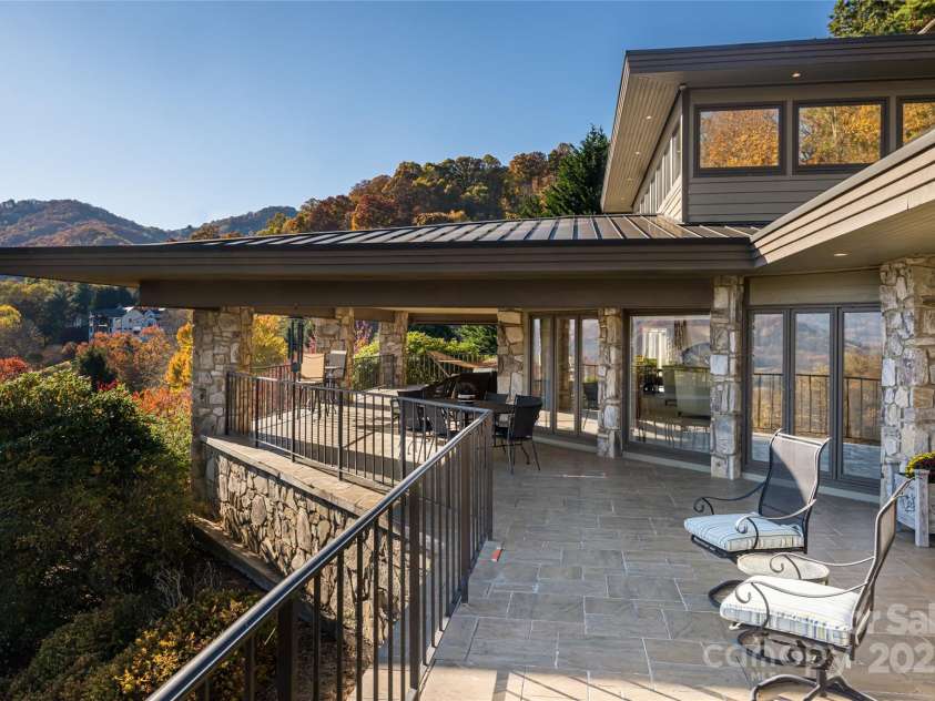 820 Laurel Ridge Drive, Waynesville, NC 28786.  MLS# CAR4319300, YatesRealty ID 671. 