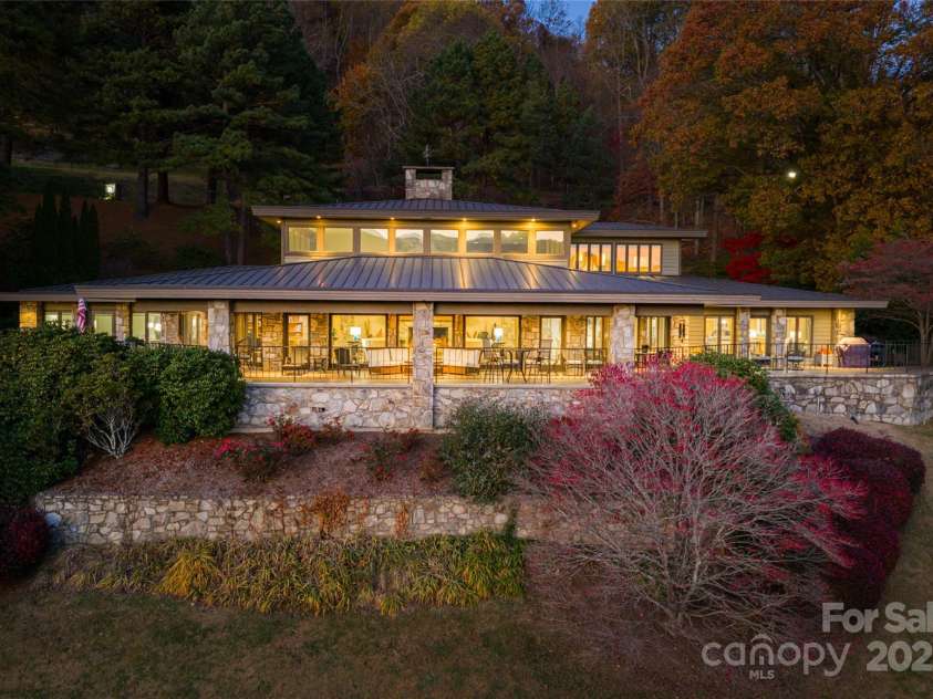 820 Laurel Ridge Drive, Waynesville, NC 28786.  MLS# CAR4319300, YatesRealty ID 671. 