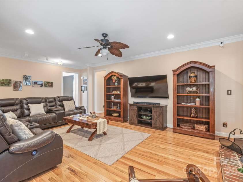 5101 Belicourt Drive, Charlotte, NC 28277.  MLS# CAR4225278, YatesRealty ID 6711. 
