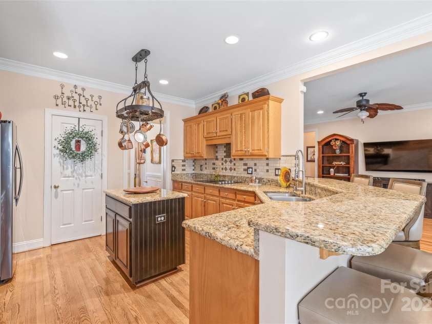 5101 Belicourt Drive, Charlotte, NC 28277.  MLS# CAR4225278, YatesRealty ID 6711. 