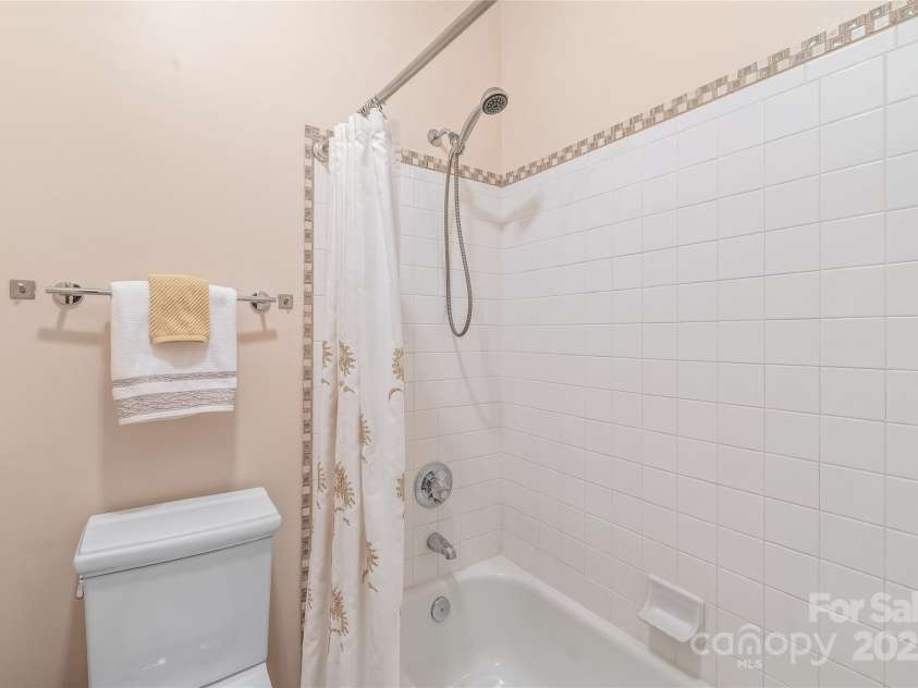 5101 Belicourt Drive, Charlotte, NC 28277.  MLS# CAR4225278, YatesRealty ID 6711. 