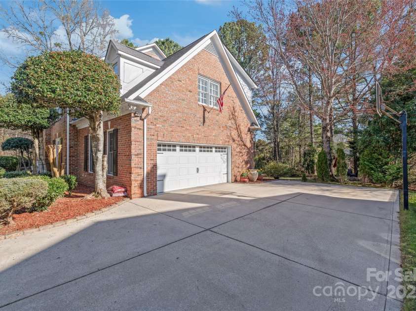 5101 Belicourt Drive, Charlotte, NC 28277.  MLS# CAR4225278, YatesRealty ID 6711. 