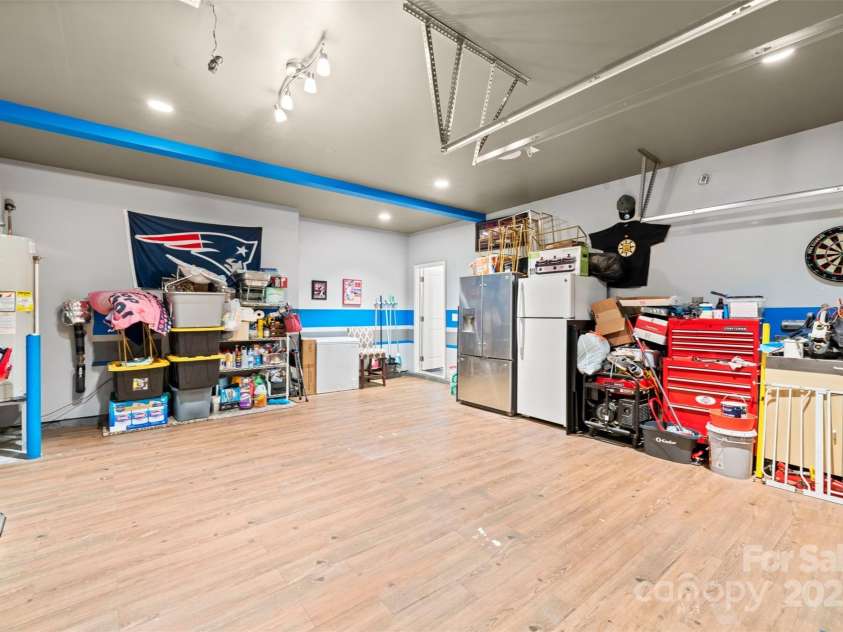 4607 Bonroi Avenue, Charlotte, NC 28213.  MLS# CAR4248280, YatesRealty ID 6713. Another view of the garage area