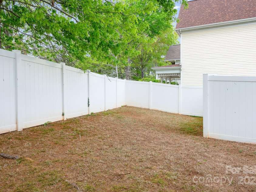 6603 Park Meadows Place, Huntersville, NC 28078.  MLS# CAR4240534, YatesRealty ID 6714. Private yard area