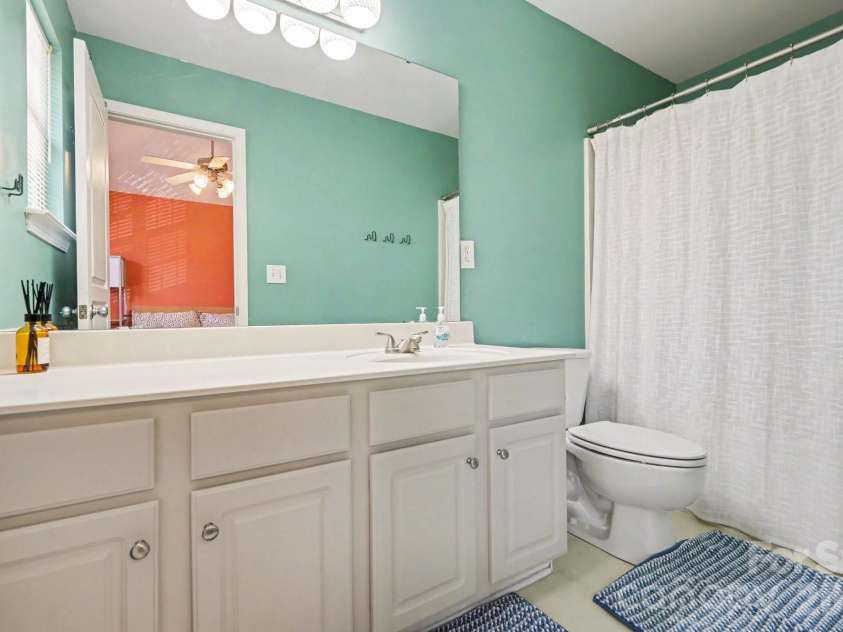 8411 Chaceview Court, Charlotte, NC 28269.  MLS# CAR4357528, YatesRealty ID 6714. Ensuite for owners bathroom
