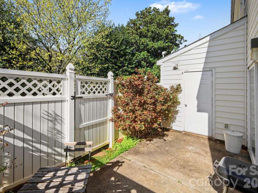 8411 Chaceview Court, Charlotte, NC 28269.  MLS# CAR4357528, YatesRealty ID 6714. Fenced in back yard space