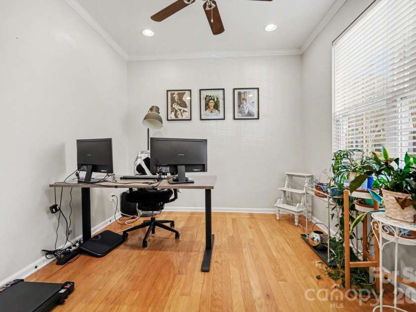 8411 Chaceview Court, Charlotte, NC 28269.  MLS# CAR4357528, YatesRealty ID 6714. Office