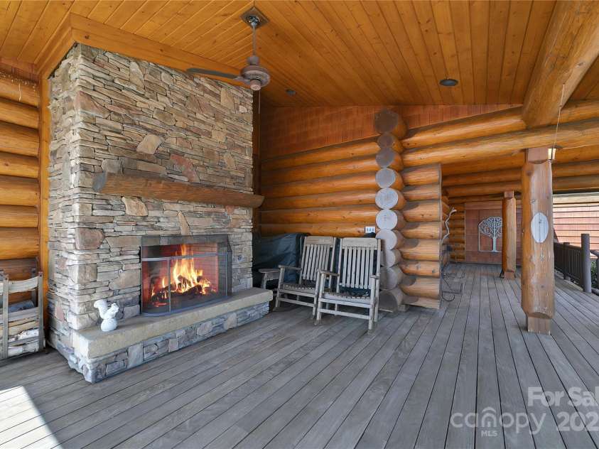 101 Laurel Knob Road, Rosman, NC 28772.  MLS# CAR4242854, YatesRealty ID 6715. 