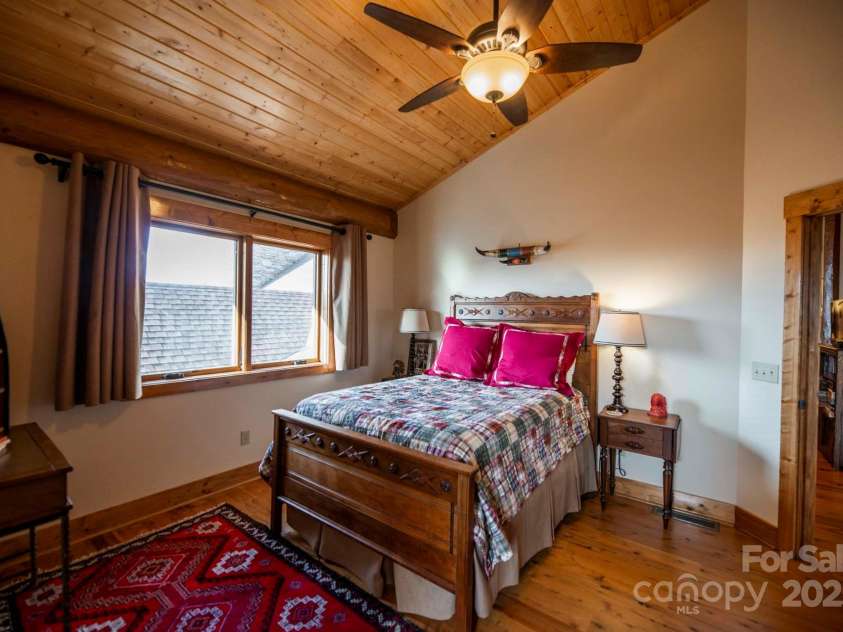 101 Laurel Knob Road, Rosman, NC 28772.  MLS# CAR4242854, YatesRealty ID 6715. 