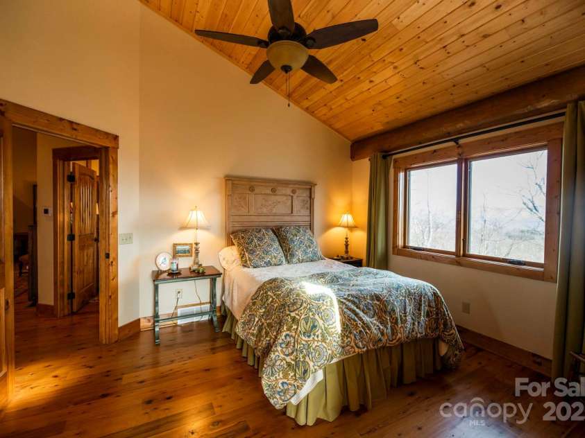 101 Laurel Knob Road, Rosman, NC 28772.  MLS# CAR4242854, YatesRealty ID 6715. 