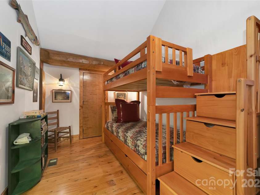 101 Laurel Knob Road, Rosman, NC 28772.  MLS# CAR4242854, YatesRealty ID 6715. 