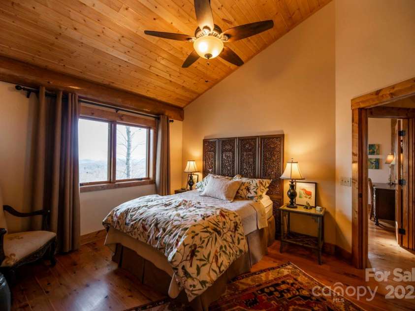 101 Laurel Knob Road, Rosman, NC 28772.  MLS# CAR4242854, YatesRealty ID 6715. 