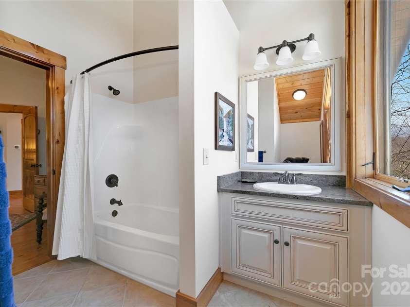 101 Laurel Knob Road, Rosman, NC 28772.  MLS# CAR4242854, YatesRealty ID 6715. 