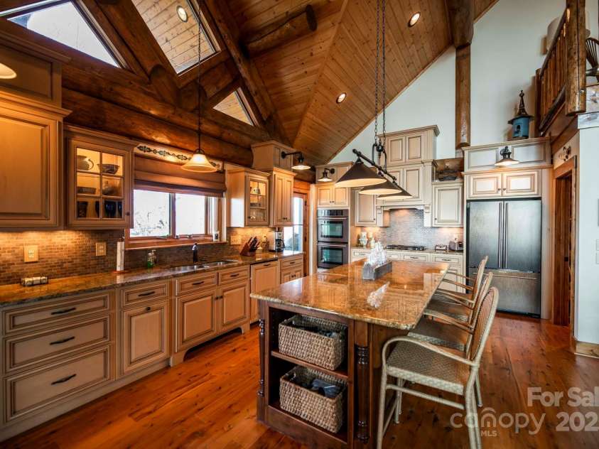 101 Laurel Knob Road, Rosman, NC 28772.  MLS# CAR4242854, YatesRealty ID 6715. 