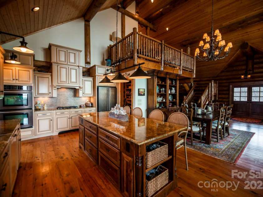 101 Laurel Knob Road, Rosman, NC 28772.  MLS# CAR4242854, YatesRealty ID 6715. 