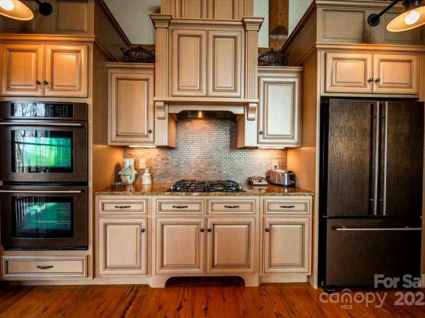 101 Laurel Knob Road, Rosman, NC 28772.  MLS# CAR4242854, YatesRealty ID 6715. 