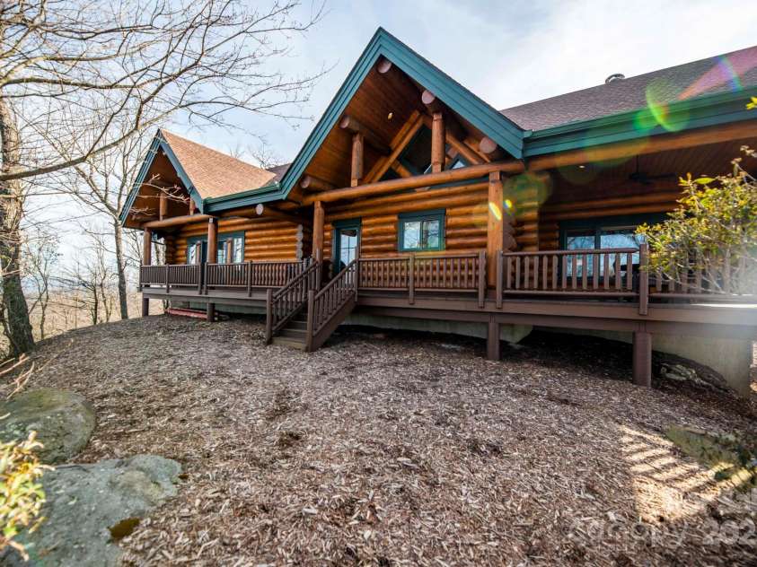 101 Laurel Knob Road, Rosman, NC 28772.  MLS# CAR4242854, YatesRealty ID 6715. 
