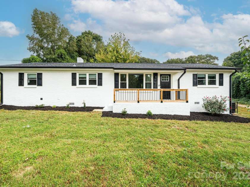 1571 Aspen Street, Lincolnton, NC 28092.  MLS# CAR4189604, YatesRealty ID 6716. 