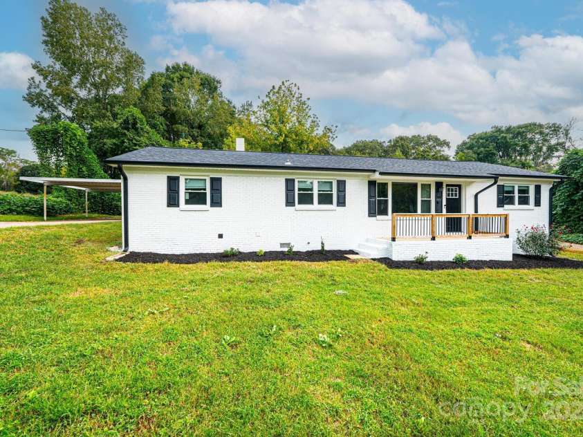1571 Aspen Street, Lincolnton, NC 28092.  MLS# CAR4189604, YatesRealty ID 6716. 