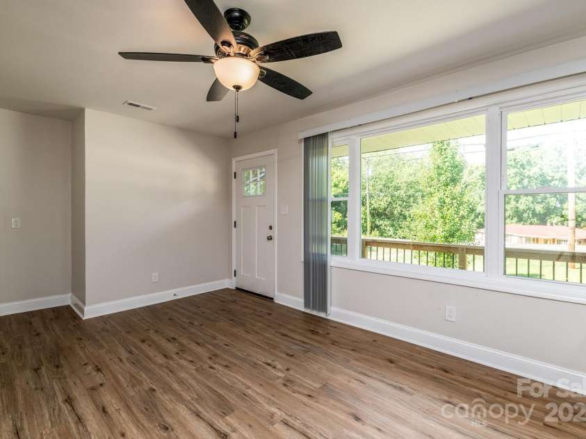 1571 Aspen Street, Lincolnton, NC 28092.  MLS# CAR4189604, YatesRealty ID 6716. 