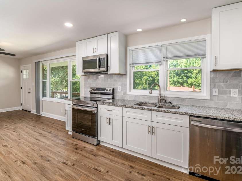 1571 Aspen Street, Lincolnton, NC 28092.  MLS# CAR4189604, YatesRealty ID 6716. 