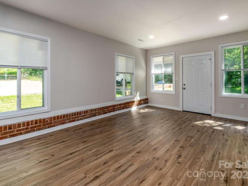 1571 Aspen Street, Lincolnton, NC 28092.  MLS# CAR4189604, YatesRealty ID 6716. 