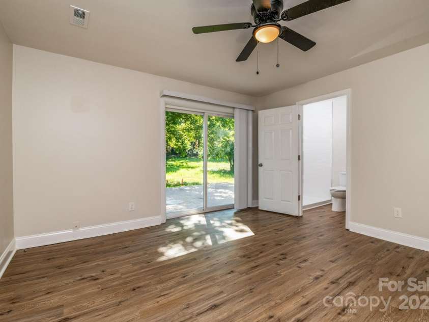 1571 Aspen Street, Lincolnton, NC 28092.  MLS# CAR4189604, YatesRealty ID 6716. 