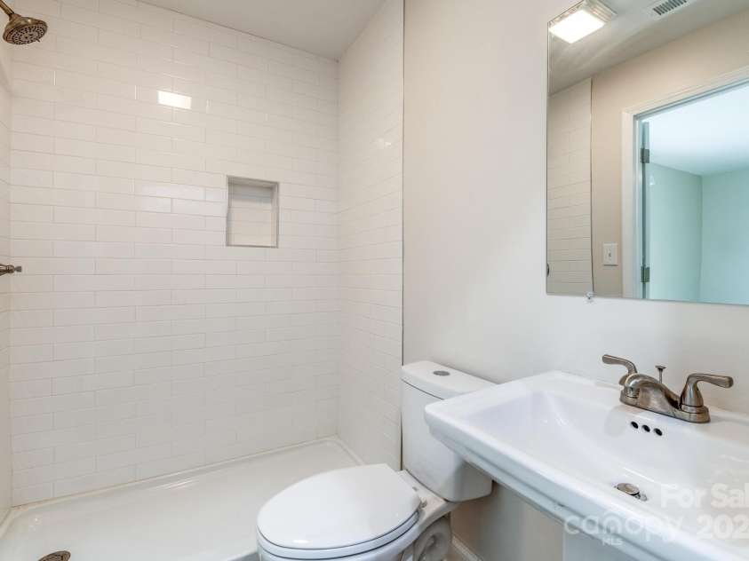 1571 Aspen Street, Lincolnton, NC 28092.  MLS# CAR4189604, YatesRealty ID 6716. 