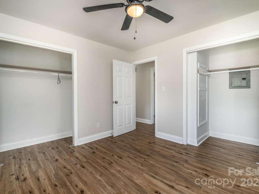 1571 Aspen Street, Lincolnton, NC 28092.  MLS# CAR4189604, YatesRealty ID 6716. 